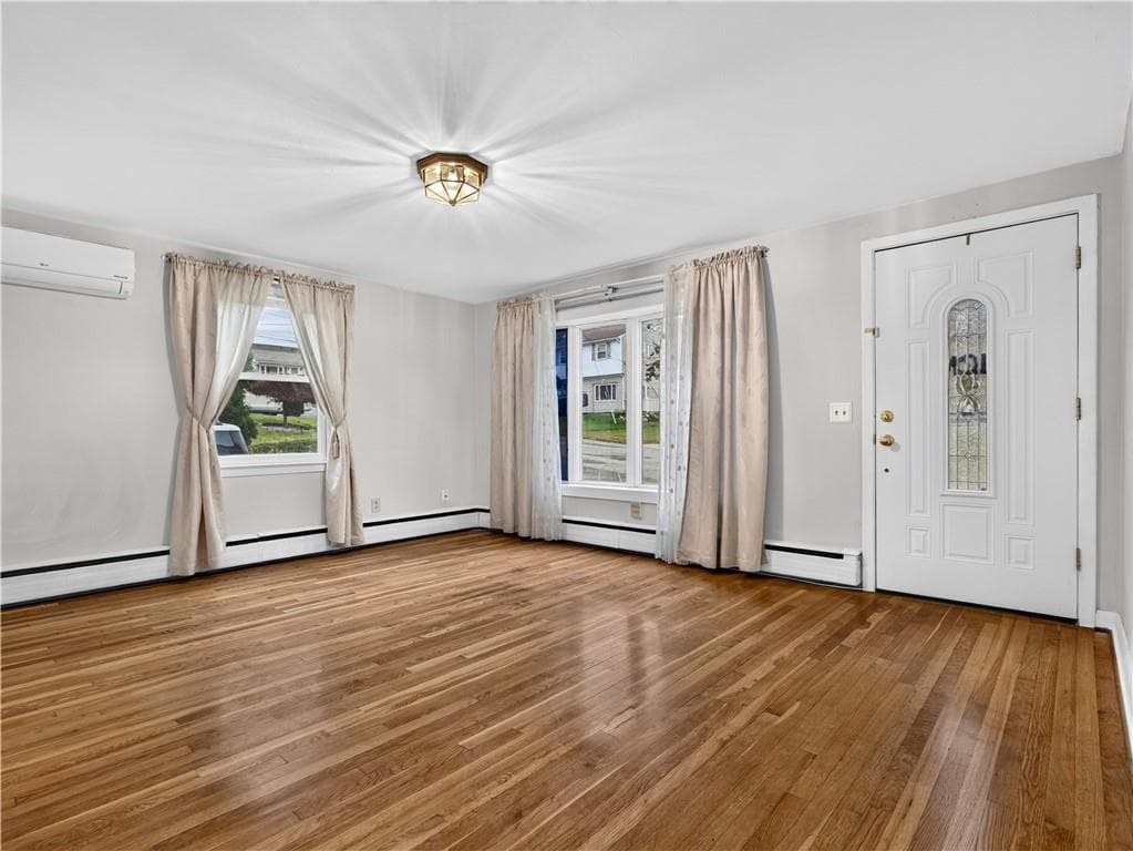 Single Family Residence at 44 Meadow Drive, West Warwick, photo 14 of 49