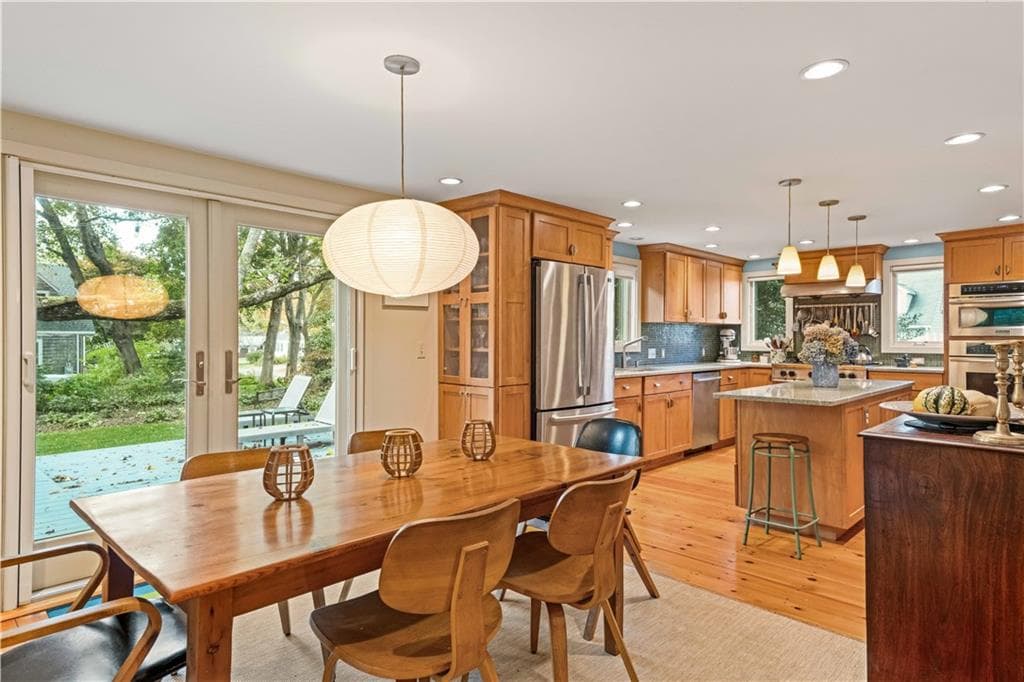 Single Family Residence at 48 Hillcrest Road, South Kingstown, photo 13 of 44