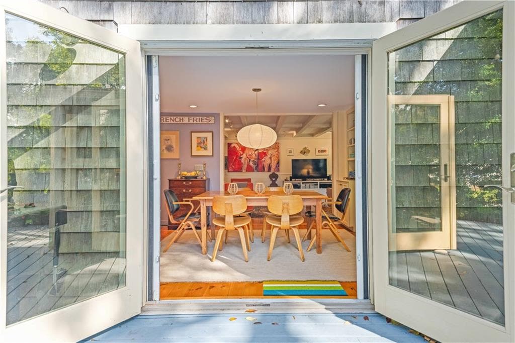 Single Family Residence at 48 Hillcrest Road, South Kingstown, photo 17 of 44