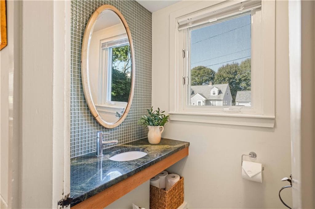 Single Family Residence at 48 Hillcrest Road, South Kingstown, photo 25 of 44