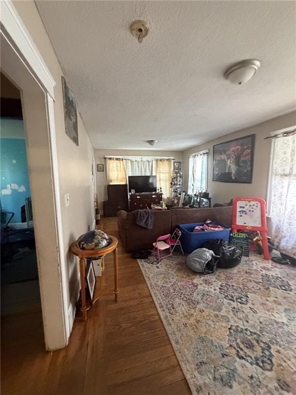 Single Family Residence at 287 Sayles Street, Providence, photo 7 of 24