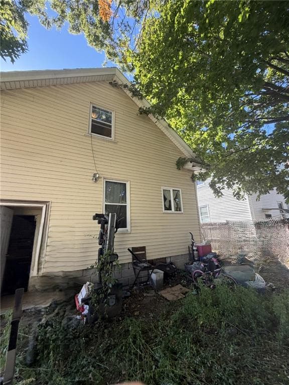 Single Family Residence at 287 Sayles Street, Providence, photo 5 of 24