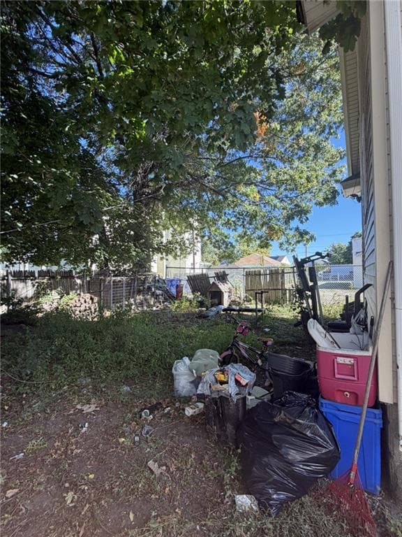 Single Family Residence at 287 Sayles Street, Providence, photo 4 of 24