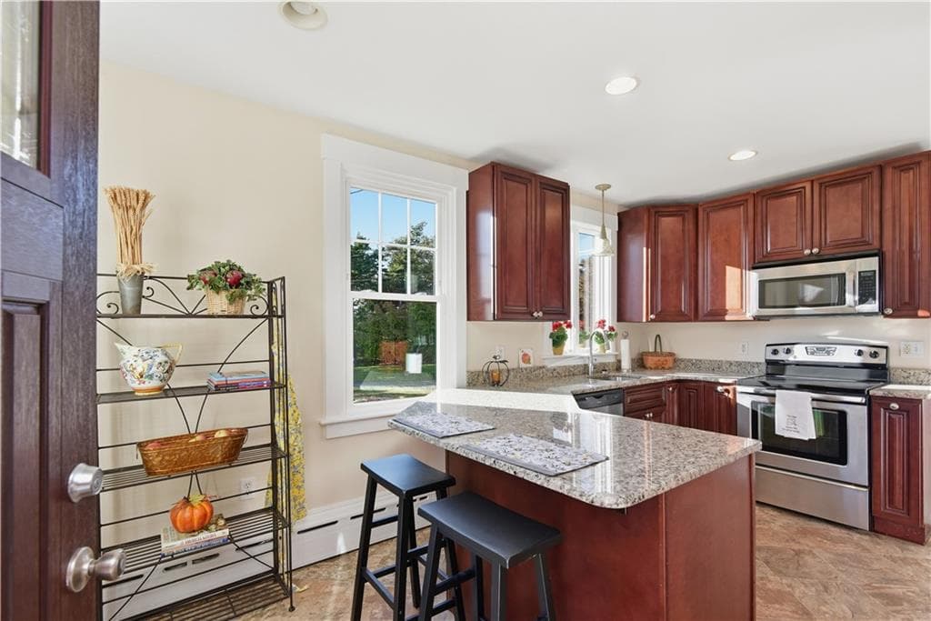 Single Family Residence at 484 Oliphant Lane, Middletown, photo 22 of 50