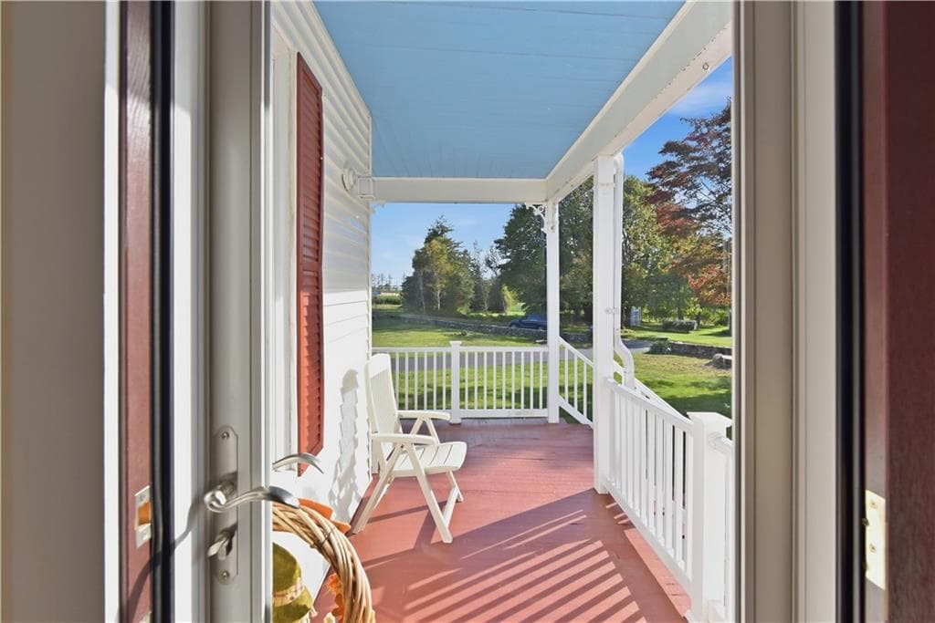 Single Family Residence at 484 Oliphant Lane, Middletown, photo 7 of 50