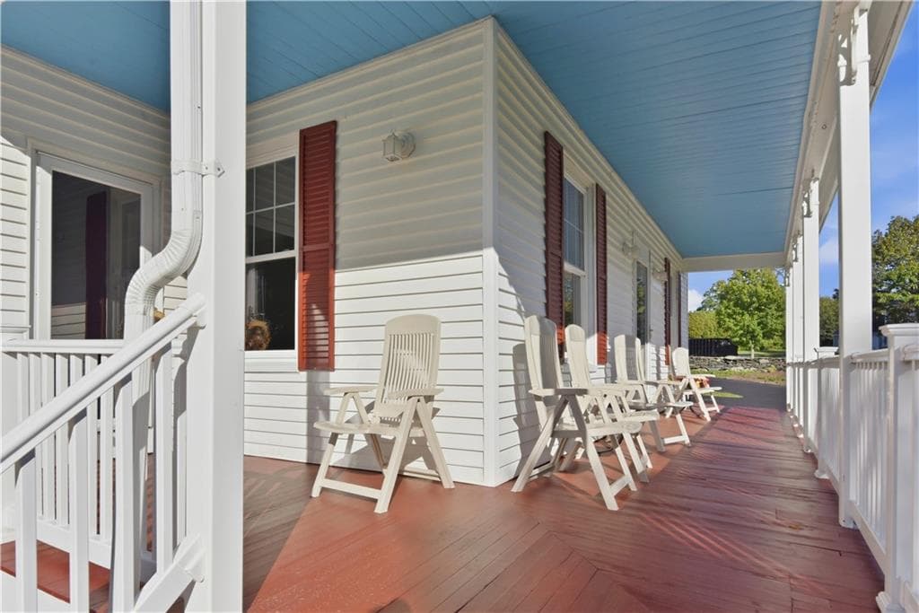 Single Family Residence at 484 Oliphant Lane, Middletown, photo 5 of 50