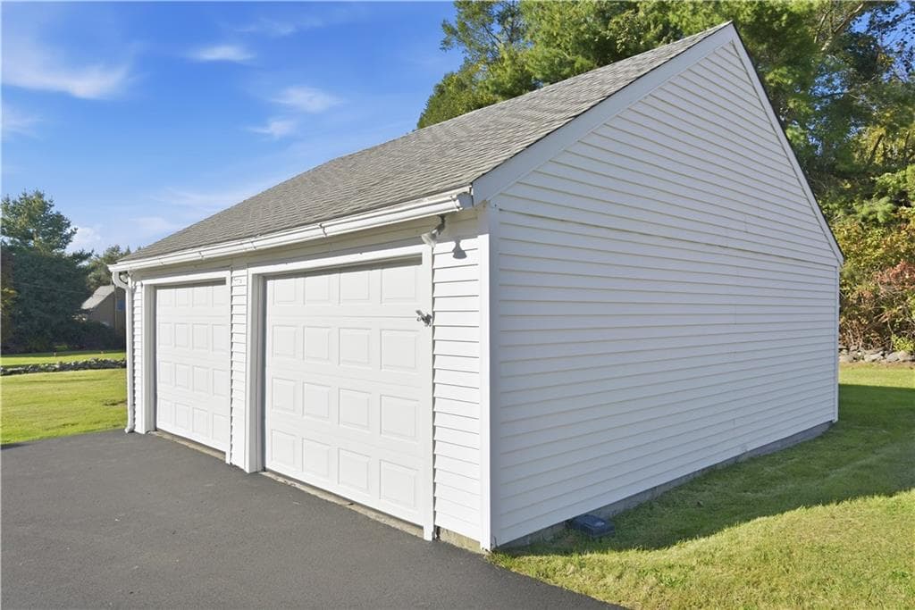Single Family Residence at 484 Oliphant Lane, Middletown, photo 40 of 50
