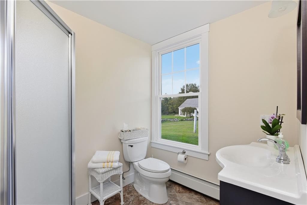 Single Family Residence at 484 Oliphant Lane, Middletown, photo 29 of 50