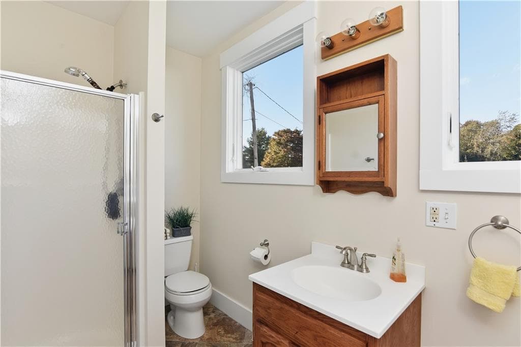Single Family Residence at 484 Oliphant Lane, Middletown, photo 25 of 50