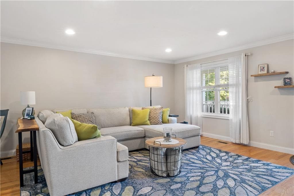 Condominium at 53 Vine Street, East Greenwich, photo 10 of 31