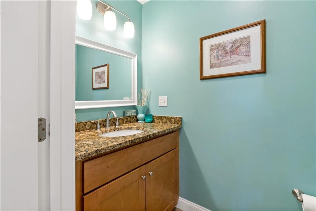 Condominium at 53 Vine Street, East Greenwich, photo 14 of 31