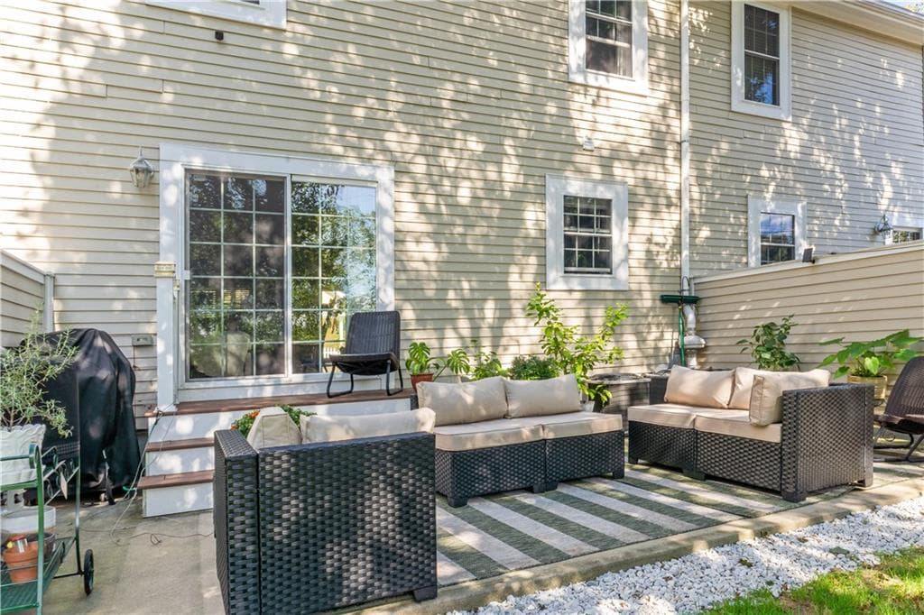 Condominium at 53 Vine Street, East Greenwich, photo 29 of 31