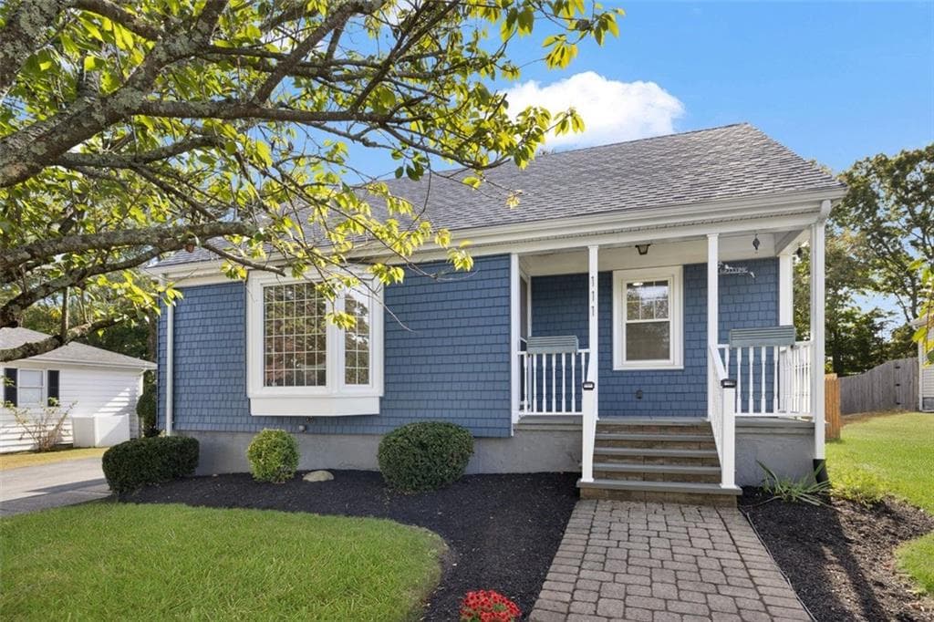 Single Family Residence at 111 Durfee Road, Tiverton, photo 3 of 50