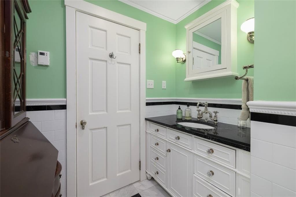 Single Family Residence at 103 Glen Road, Woonsocket, photo 23 of 50
