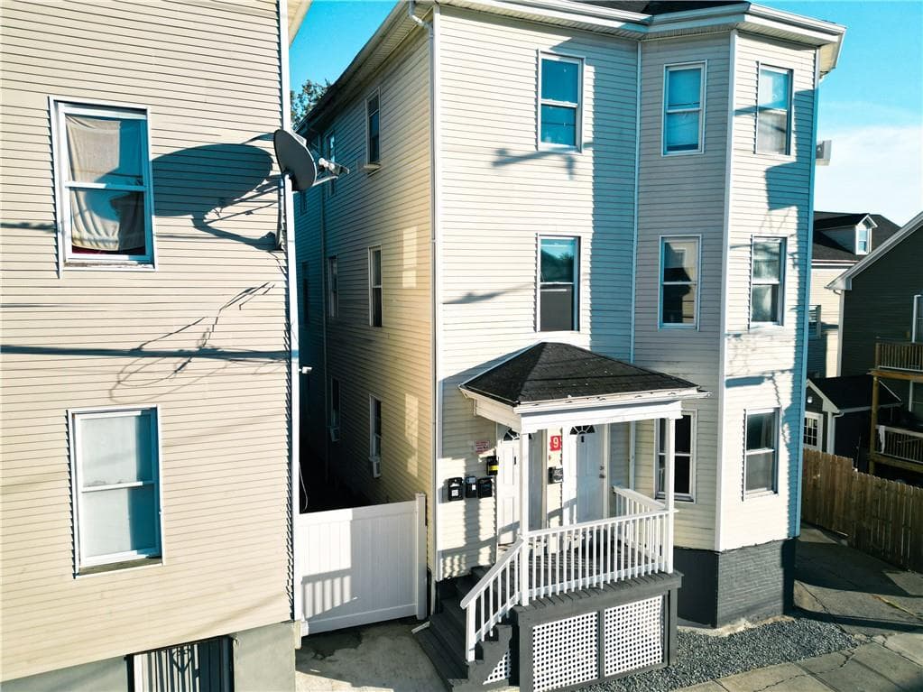 Multi Family at 9 Steuben Street, Providence, photo 33 of 34