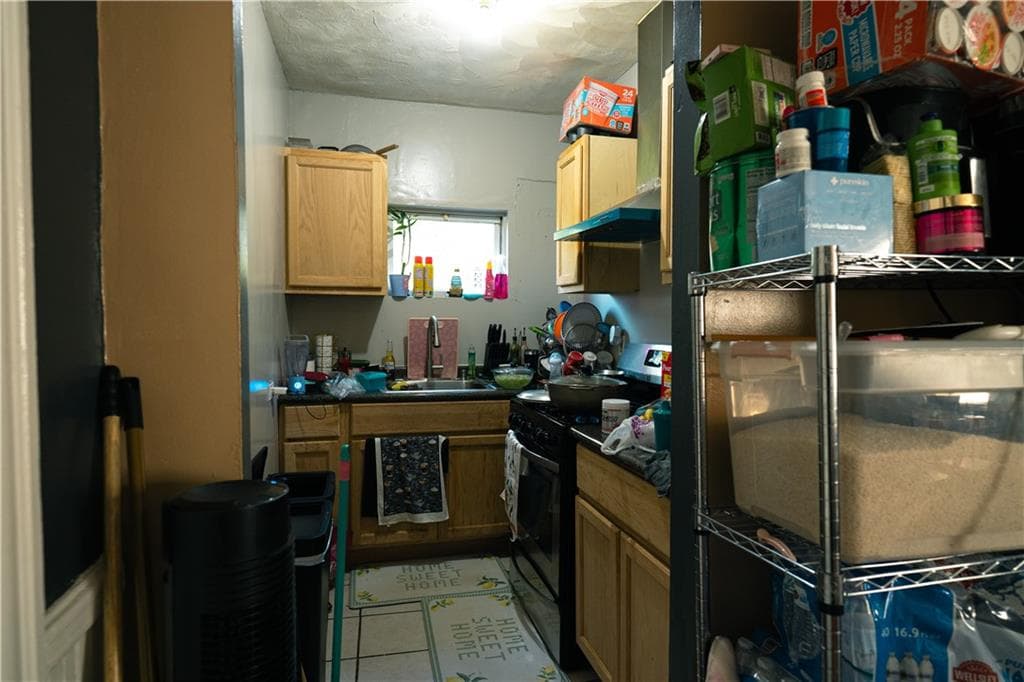 Multi Family at 9 Steuben Street, Providence, photo 18 of 34