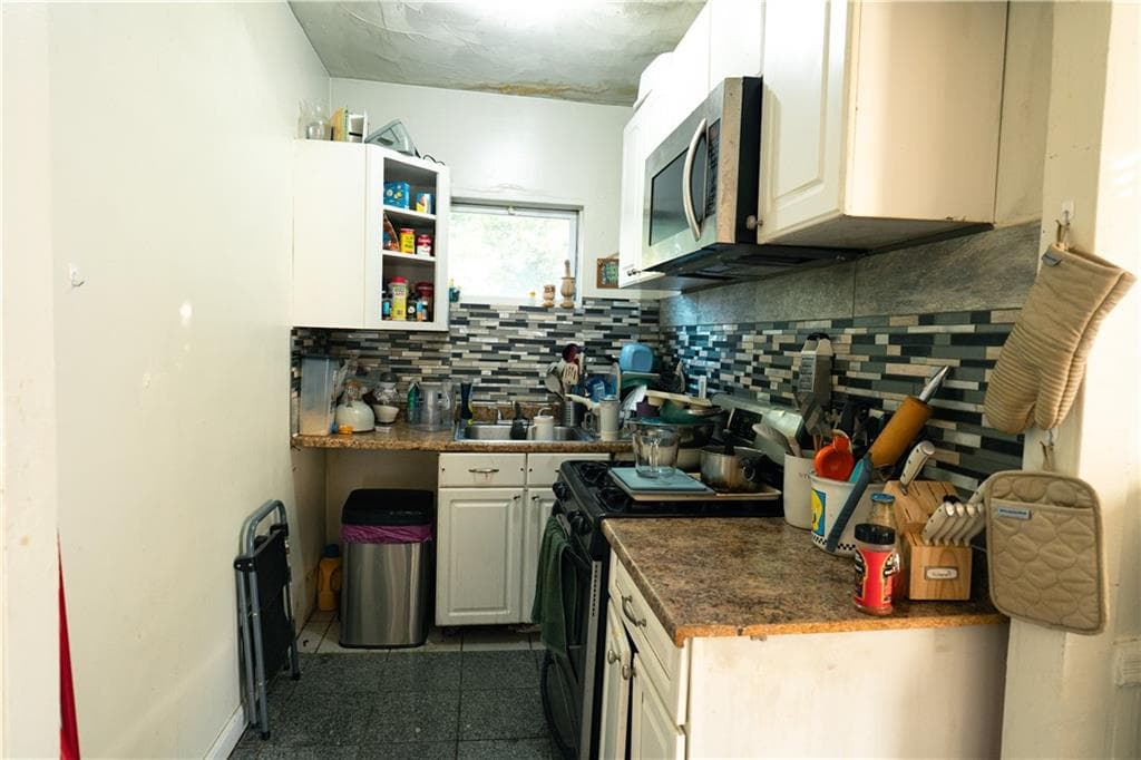 Multi Family at 9 Steuben Street, Providence, photo 25 of 34