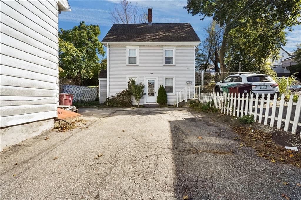 Single Family Residence at 304 Park Avenue, Woonsocket, photo 3 of 45