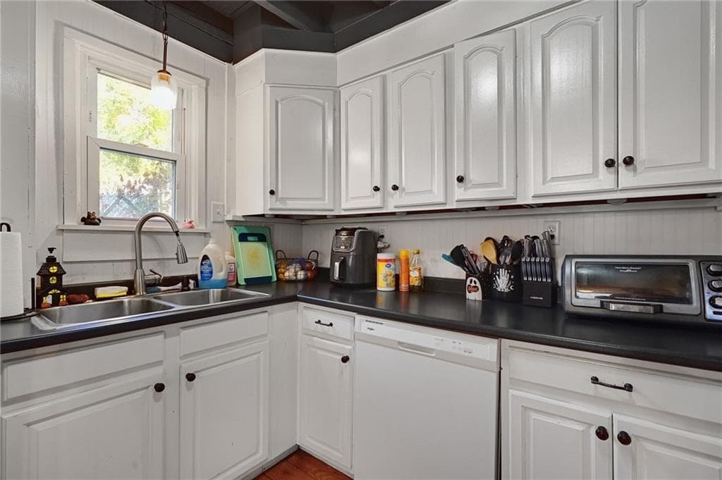 Single Family Residence at 304 Park Avenue, Woonsocket, photo 9 of 45