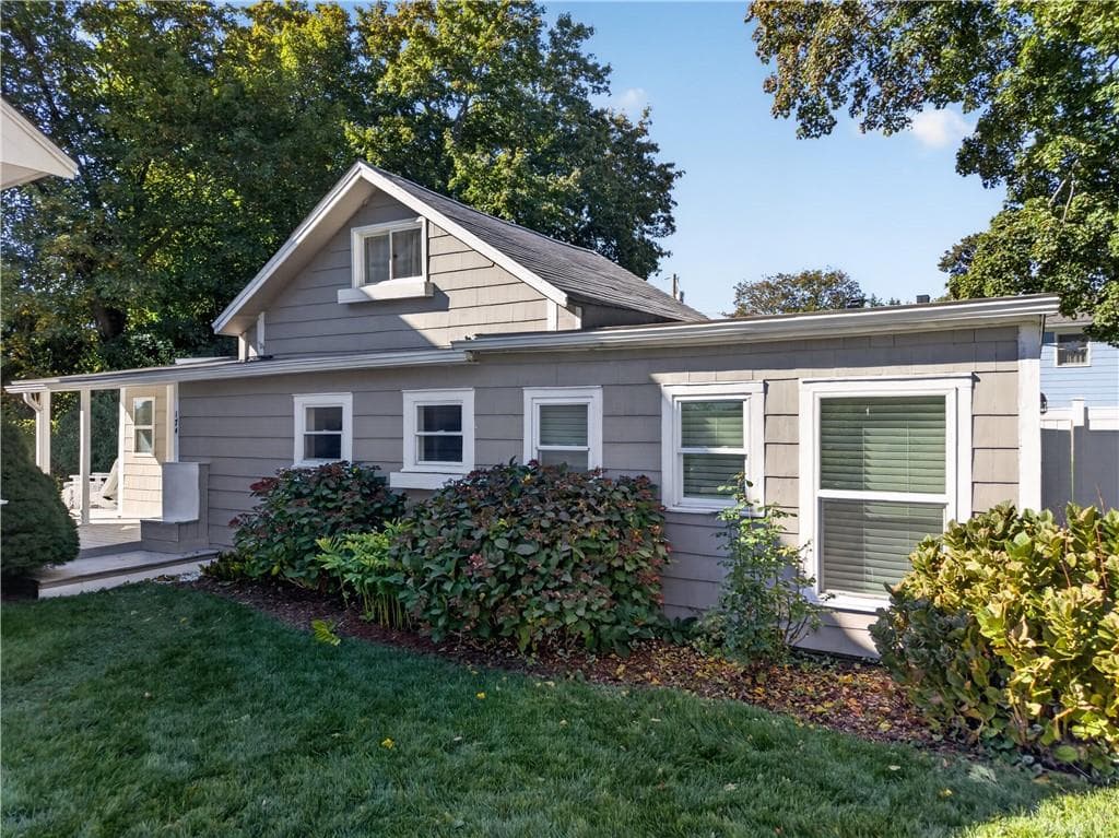 Multi Family at 17 Sidney Avenue, Warwick, photo 30 of 46