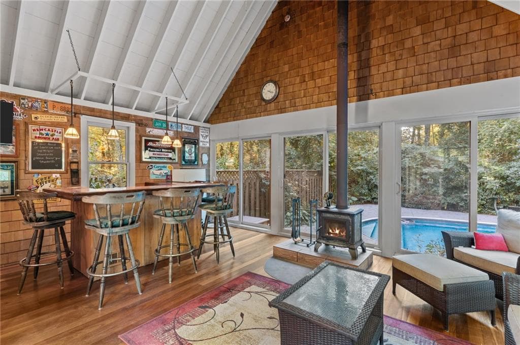 Single Family Residence at 8 Twilight Trail, Richmond, photo 9 of 48