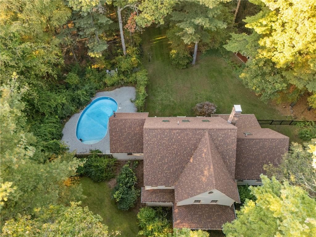 Single Family Residence at 8 Twilight Trail, Richmond, photo 37 of 48