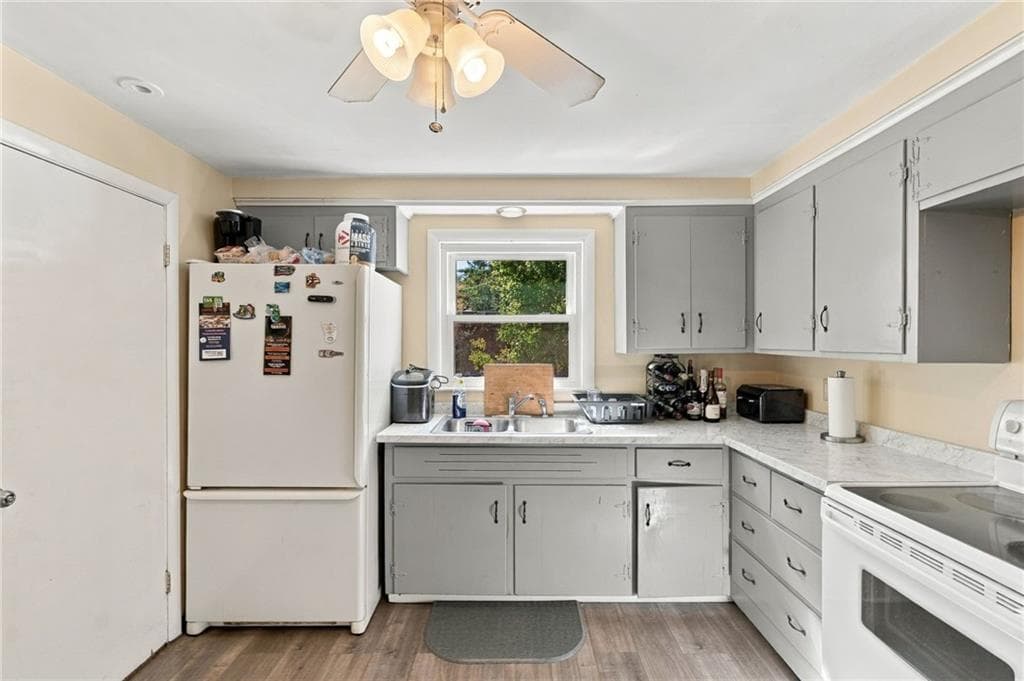 Multi Family at 1196 1198 Main Street, Coventry, photo 10 of 28