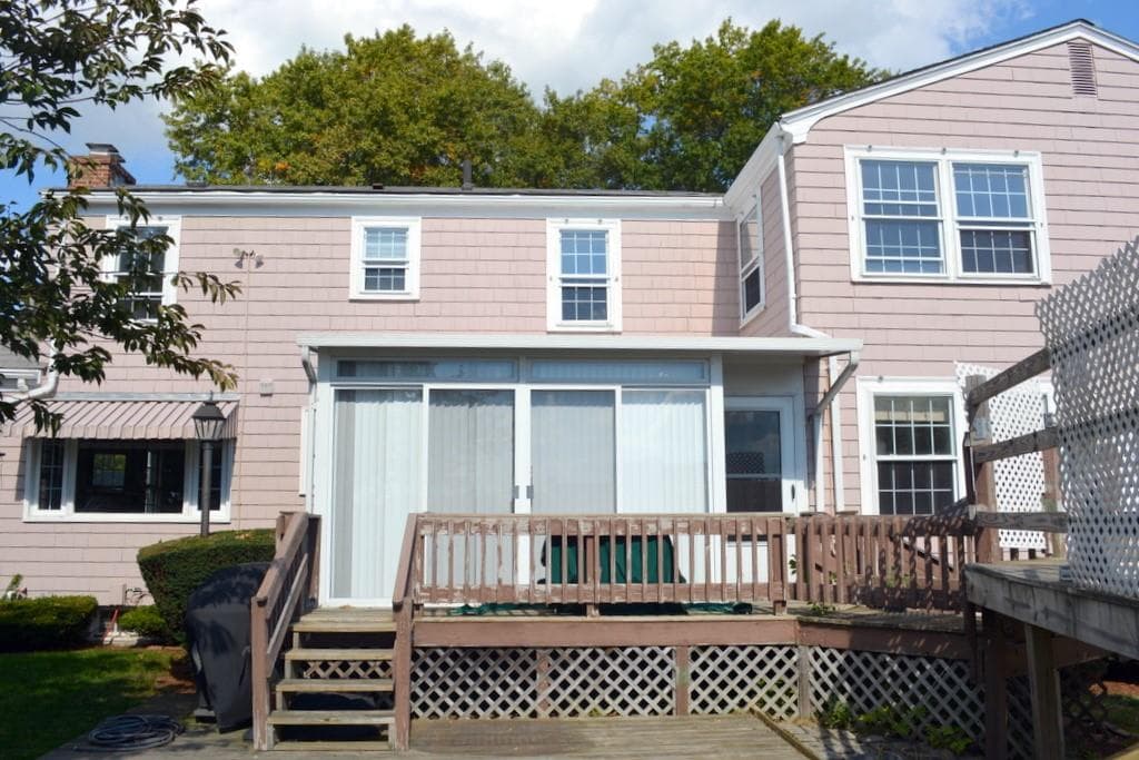 Single Family Residence at 103 Greenwich Avenue, East Providence, photo 3 of 37