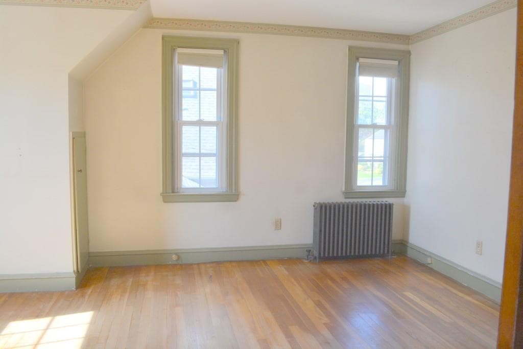 Single Family Residence at 103 Greenwich Avenue, East Providence, photo 24 of 37