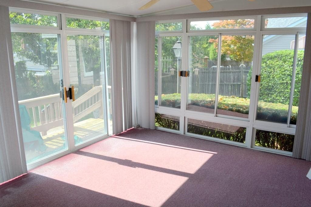 Single Family Residence at 103 Greenwich Avenue, East Providence, photo 10 of 37