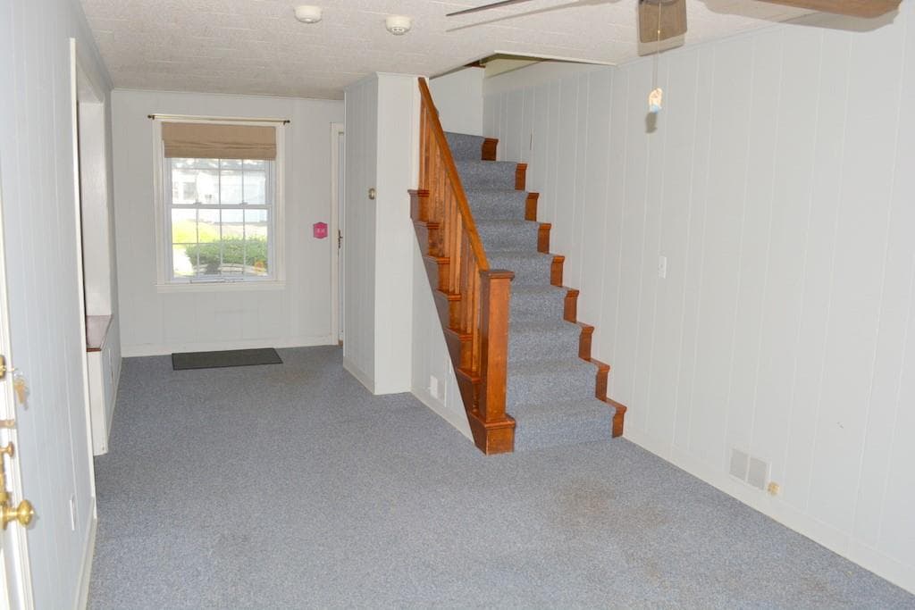 Single Family Residence at 103 Greenwich Avenue, East Providence, photo 18 of 37