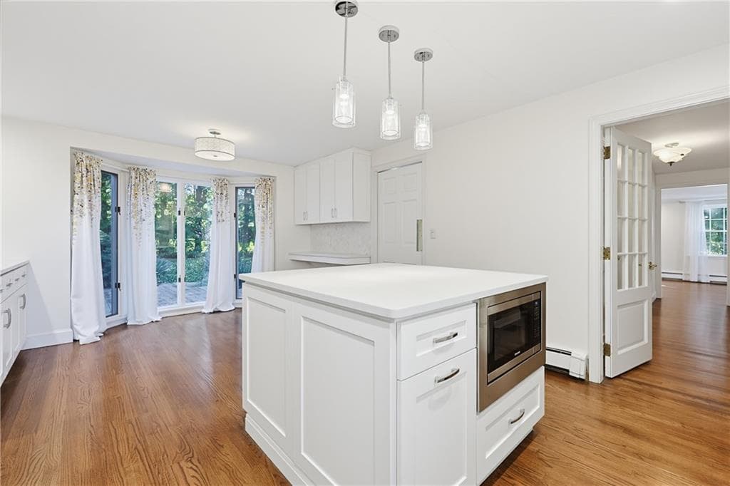 Single Family Residence at 7 White Birch Road, Cranston, photo 6 of 44