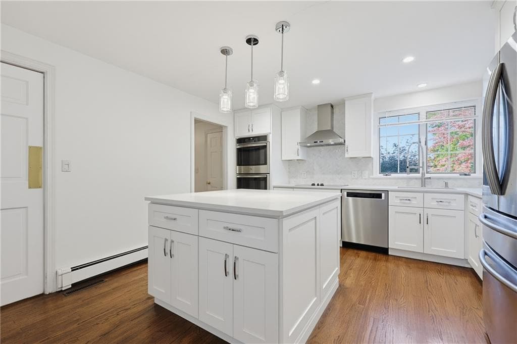 Single Family Residence at 7 White Birch Road, Cranston, photo 4 of 44