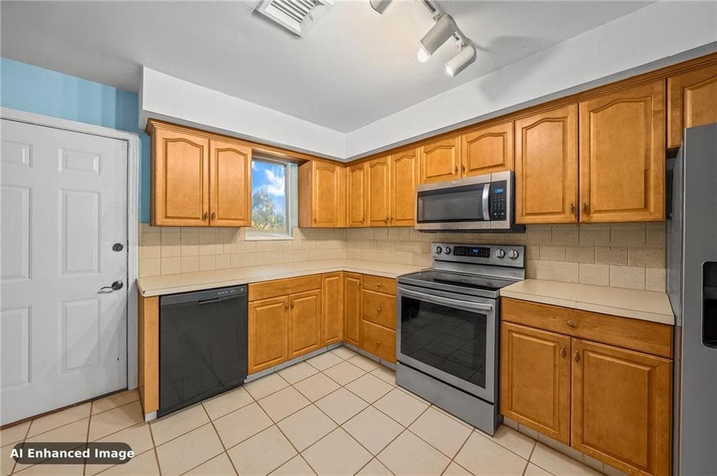 Condominium at Johnston, Johnston, photo 5 of 16