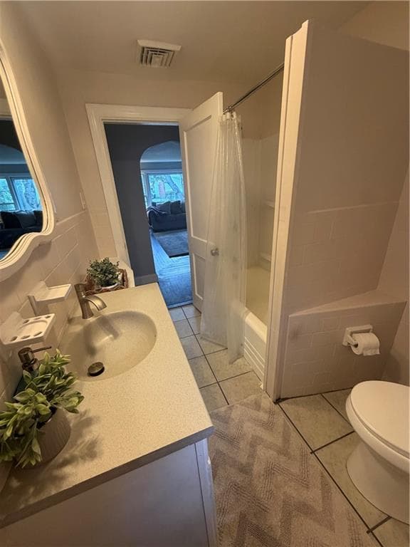 Single Family Residence at 15 Sarah Teft Drive, Warwick, photo 21 of 27