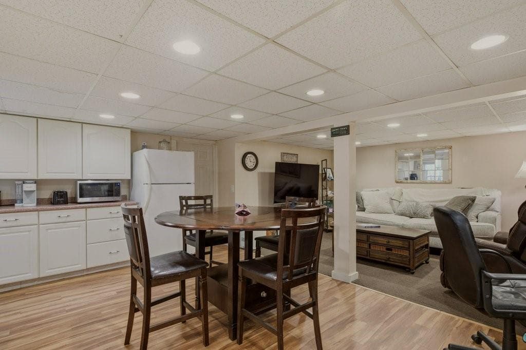 Single Family Residence at 20 Judy Terrace, West Warwick, photo 25 of 35