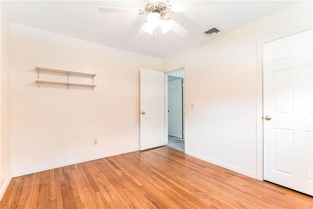 Single Family Residence at 91 Torrington Drive, Warwick, photo 8 of 22