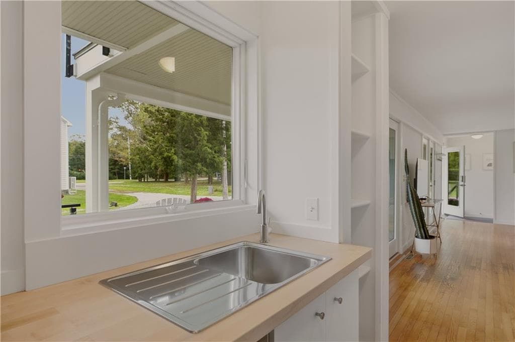 Single Family Residence at 8 Judson Avenue, Portsmouth, photo 9 of 50