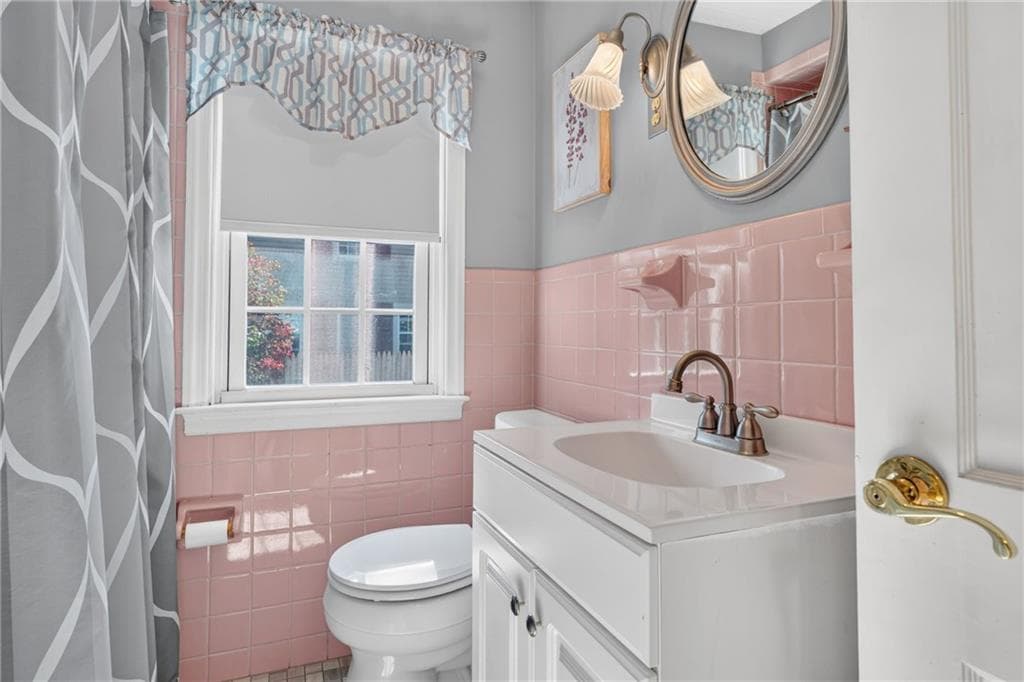 Single Family Residence at 68 Harman Avenue, Seekonk, photo 17 of 21