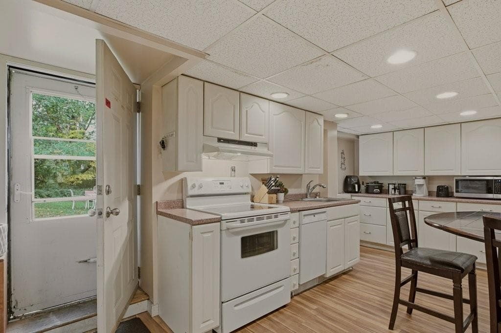 Multi Family at 20 Judy Terrace, West Warwick, photo 21 of 34
