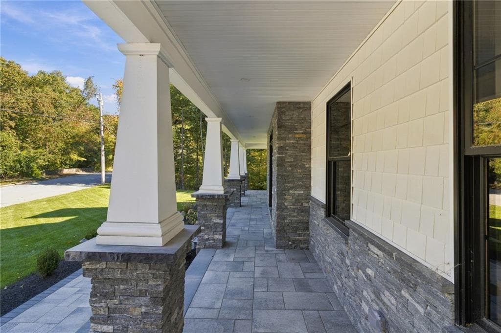 Single Family Residence at 12 Beechwood Drive, Cranston, photo 4 of 40