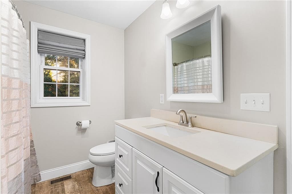 Single Family Residence at 423 Providence Pike, North Smithfield, photo 17 of 36