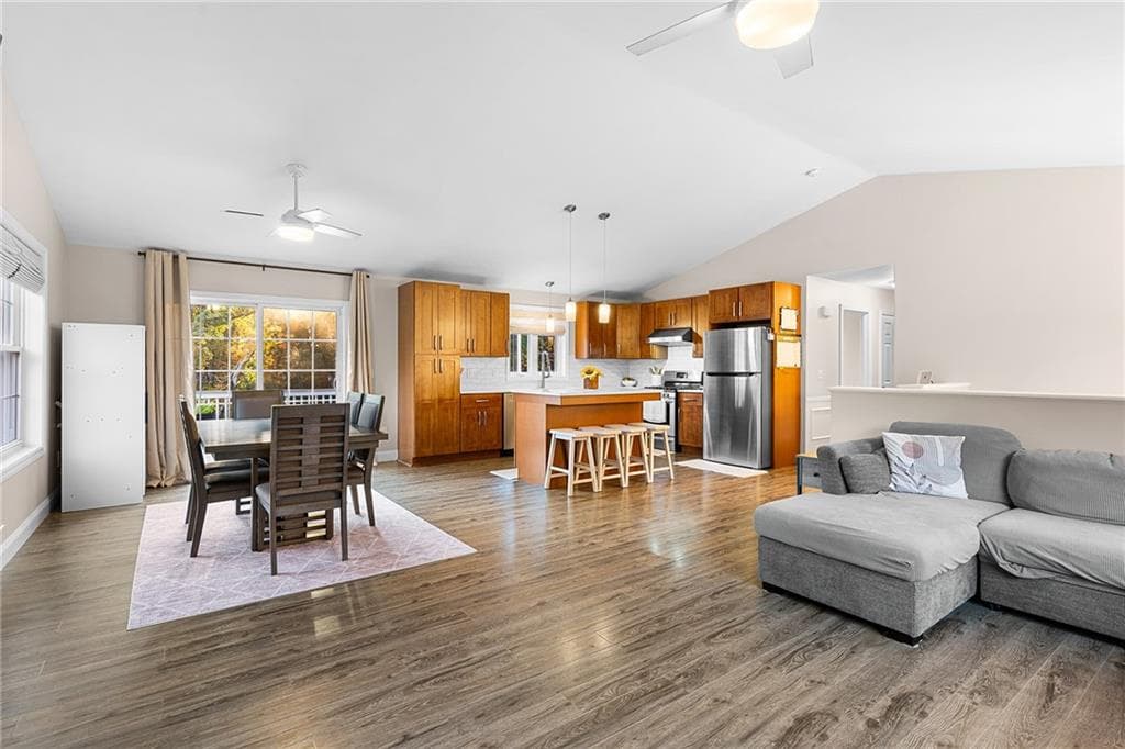 Single Family Residence at 423 Providence Pike, North Smithfield, photo 5 of 36