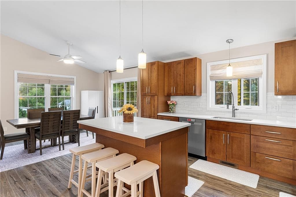Single Family Residence at 423 Providence Pike, North Smithfield, photo 11 of 36