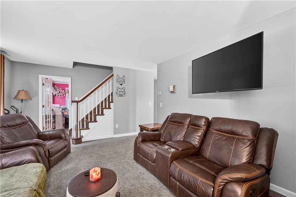 Single Family Residence at 26 Bush Hill Road, Brooklyn, photo 6 of 33