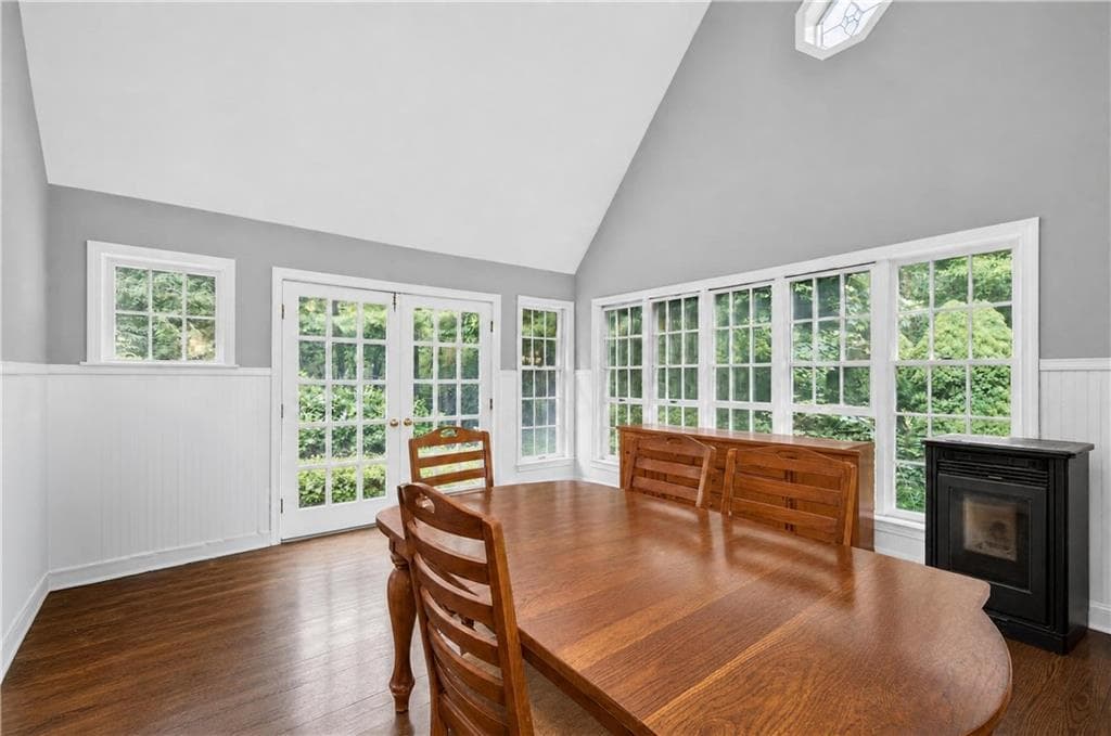 Single Family Residence at 26 Bush Hill Road, Brooklyn, photo 4 of 33