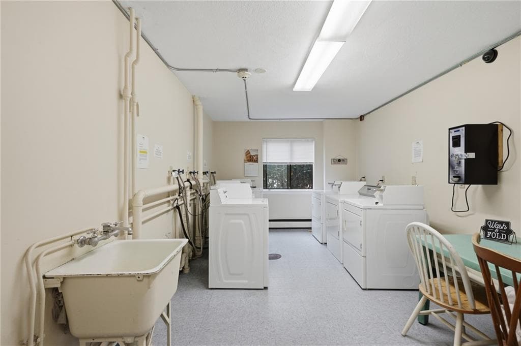 Condominium at 752 Quaker Lane UNIT B207, Warwick, photo 26 of 26