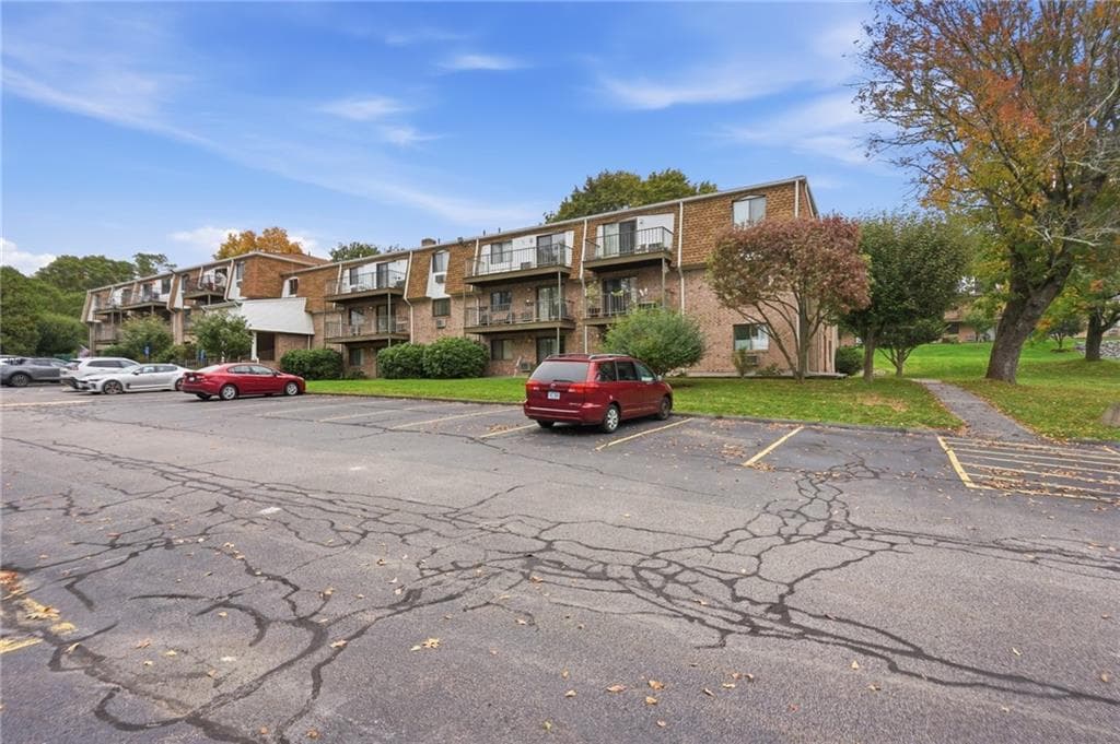 Condominium at 752 Quaker Lane UNIT B207, Warwick, photo 22 of 26
