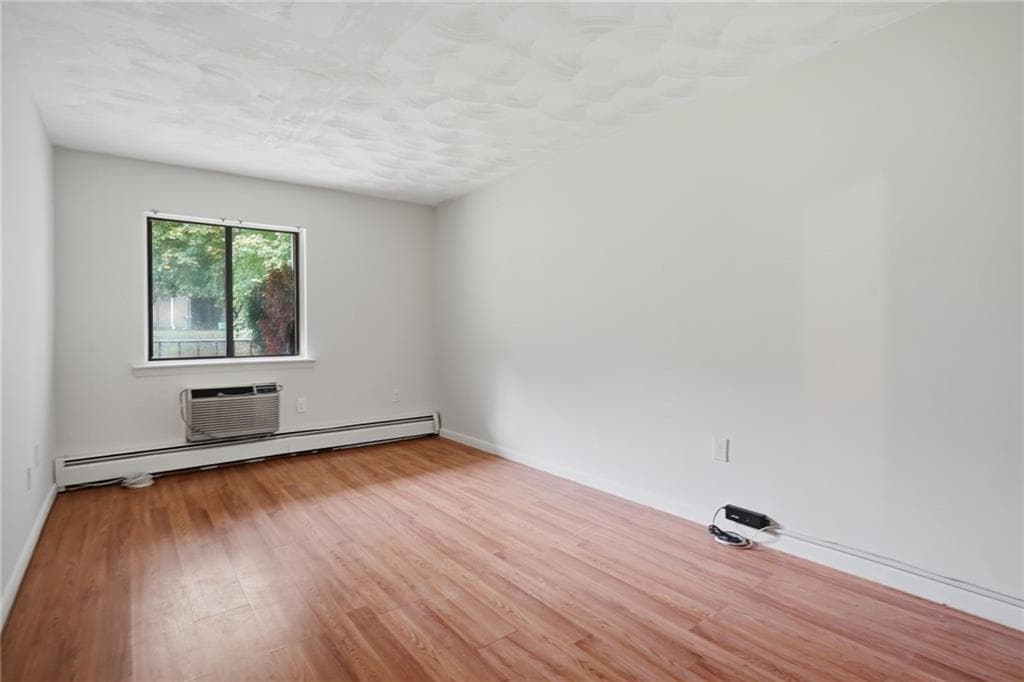 Condominium at 752 Quaker Lane UNIT B207, Warwick, photo 5 of 26