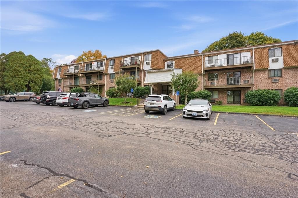 Condominium at 752 Quaker Lane UNIT B207, Warwick, photo 24 of 26